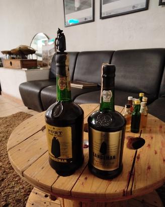 2 bottiglie di Porto Sandeman con gadget 