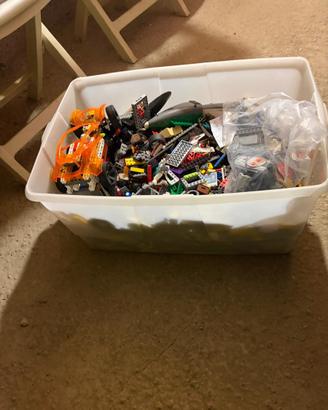 LEGO set interi + sfusi /semi-interi 12KG circa