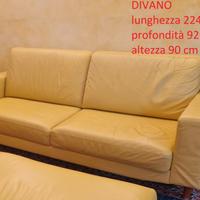 Divano giallo in pelle