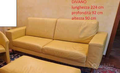 Divano giallo in pelle
