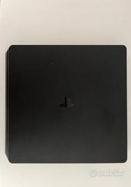 PS4 SLIM 812GB (PREZZO TRATTABILE) CONSEGNA A MANO
