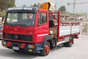 Mercedes Benz cassonato con Gru Effer