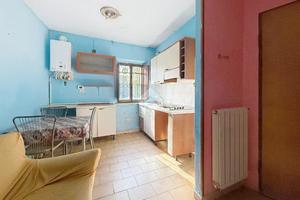 3 LOCALI A COLLESALVETTI