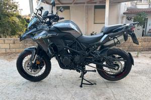 Benelli Trk 502 X Total Black 2024 solo 1300km