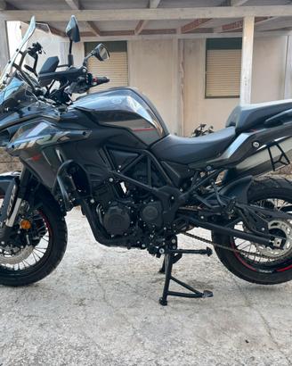 Benelli Trk 502 X Total Black 2024 solo 1300km