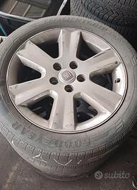 4 cerchi in lega da 19 pollici