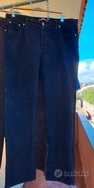 Pantaloni di velluto. 