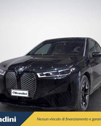 BMW iX xdrive50 pacchetto sportivo