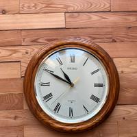 Orologio da parete Seiko con cornice in legno