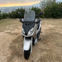Yamaha X-Max 250