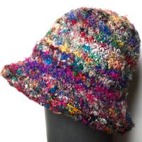 Cappello donna 100% seta riciclata. Made in Nepal.