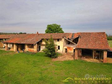 Rustico / Casale di 250 m² con più di 5 locali a P