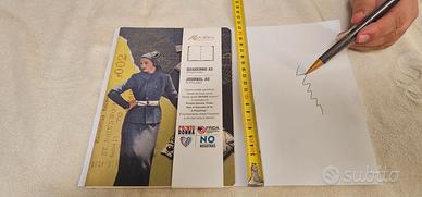 Quaderno A5 Kartos Scegli quale Queen essere!penna