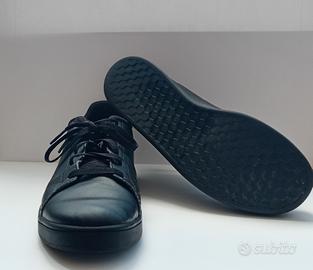 Scarpe sportive Adidas taglia 39,5