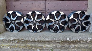 Cerchi in Lega 15 Toyota Aigò