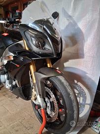 Aprilia tuono v4