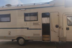 Camper mansardato