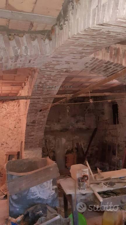 Rustico / Casale di 240 m² con più di 5 locali a P - Vista 5