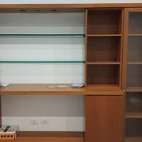 Parete attrezzata di LEGNO CILIEGIO. come nuovo