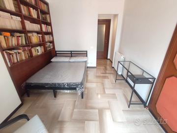 Camere singole in attico arredato Via La Marmora