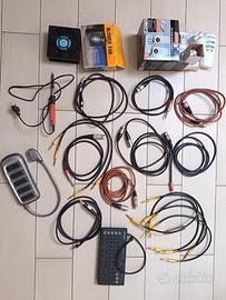 Lotto misto di accessori per elettronica, audio e