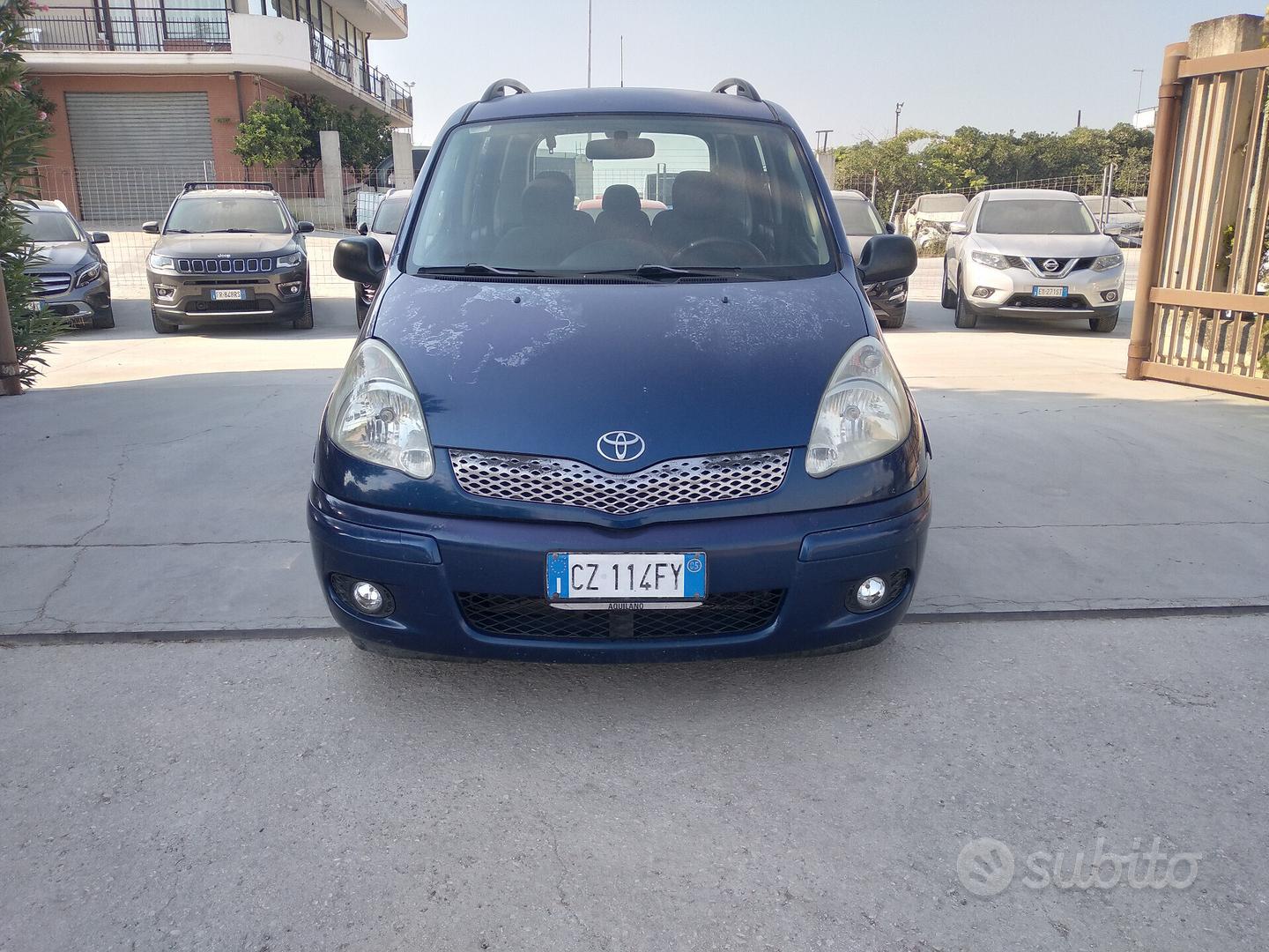 Toyota Yaris Verso 2005 photo 2