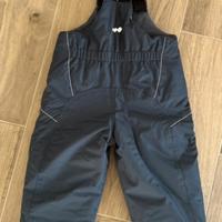 Pantaloni, neve
