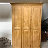 Armadio in arte povera