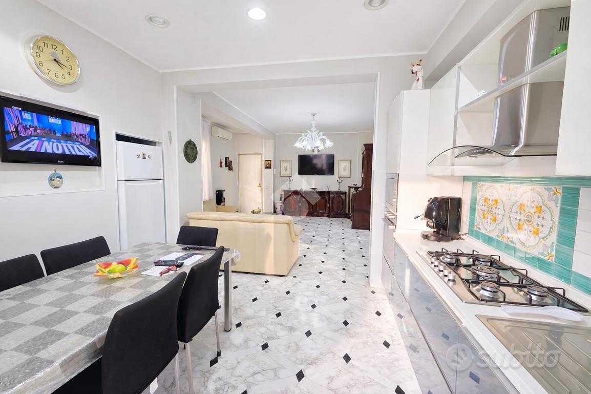 Apartment in Napoli, Arenella, Municipalità 5 - Altro