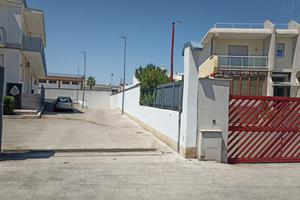 Locale 600 mq - ingresso indipendente