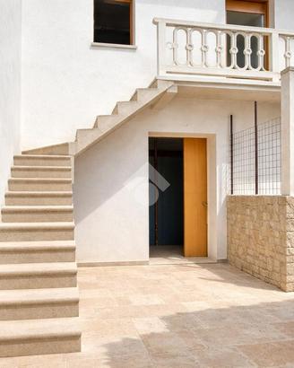 CASA SEMINDIPENDENTE A AMARO