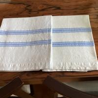 Asciugamani di lino con applicazioni