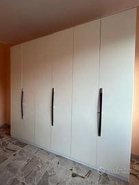 Armadio a 6 ante