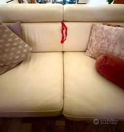 Divano letto in pelle .