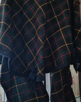 Mantella scozzese elegante con fiocchi in velluto 