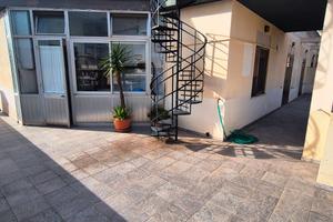 Attico con terrazza a livello zona Tribunale