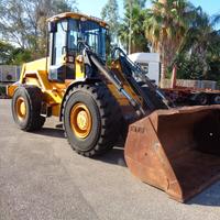 PALA GOMMATA JCB 426