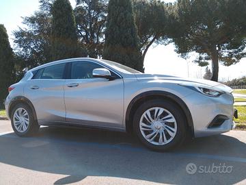 Infiniti Q30 1.5 diesel