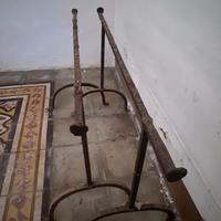 Rialzi sotto letto in ferro battuto antichi