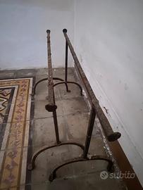 Rialzi sotto letto in ferro battuto antichi