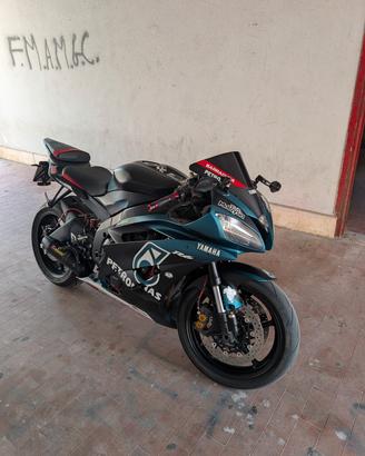Yamaha r6 anno 2006