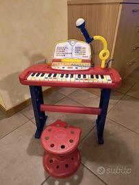 Pianola Bontempi con microfono e sgabello