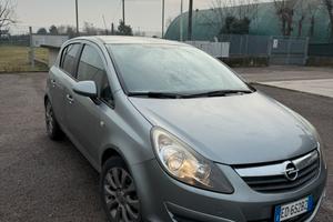 Opel corsa 1.2 GPl-Tech edition