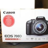 Canon EOS 700D + Kit obiettivi