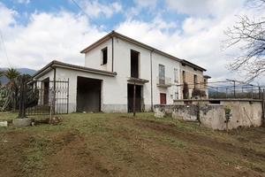 Porzione di Masseria con terreno