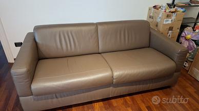 Divanoletto in pelle praticamente nuovo