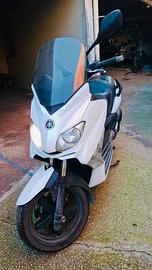 Yamaha xmax 250