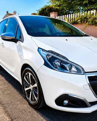 Peugeot 208 1.4 HDI 75cv  Allure 142000km