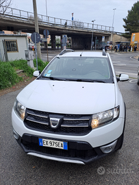 Vendo dacia sandero stepwey 1500 cc 90 cv t. disel