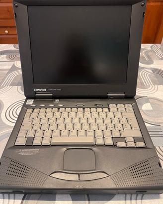 Laptop Vintage Compaq Armada 1700 (Pentium II)